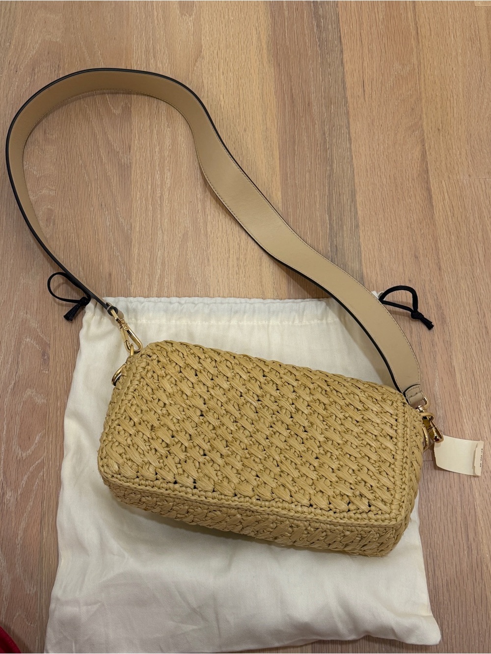 Fendi Medium Baguette Natural Woven Raffia - Picture 3 of 3